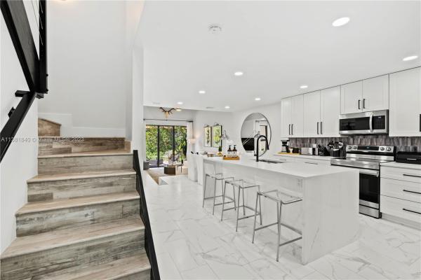 Middle River Townhouses, 83 NE 17th Ct #83, Fort Lauderdale, Florida 33305, image 1