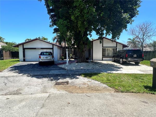Calusa Club Estates, 13241 SW 100th Ter, The Crossings, Florida 33186, image 2