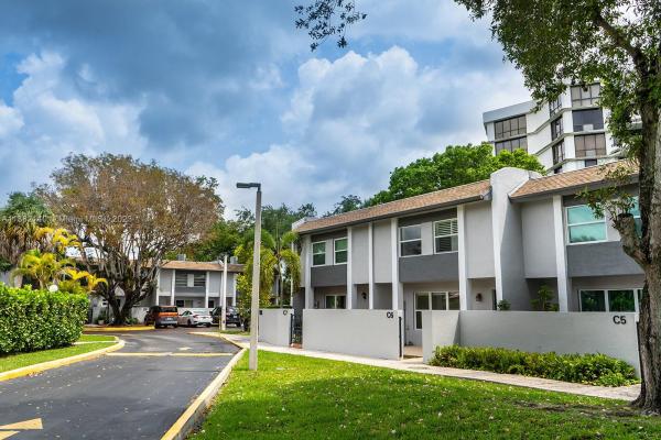Lakes Village, 14105 SW 66th St #C6, Kendale Lakes, Florida 33183, image 1