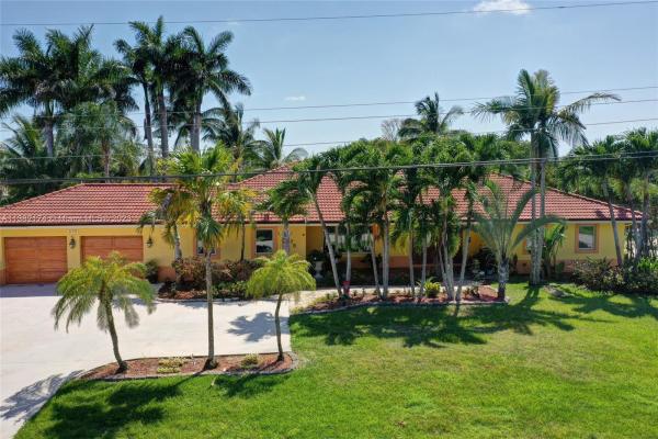 Plantation Golf Estates, 675 W Tropical Way, Plantation, Florida 33317, image 1
