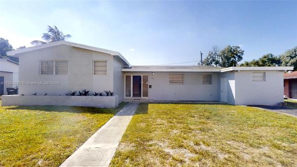 Highland Manor, 500 East Dr, North Miami Beach, Florida 33162, image 1
