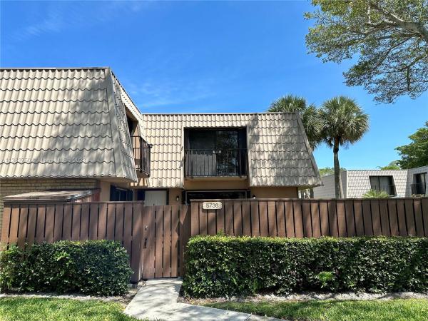 Village Of Sandalwood Lakes South, 5736 57th Way, West Palm Beach, Florida 33409, image 2