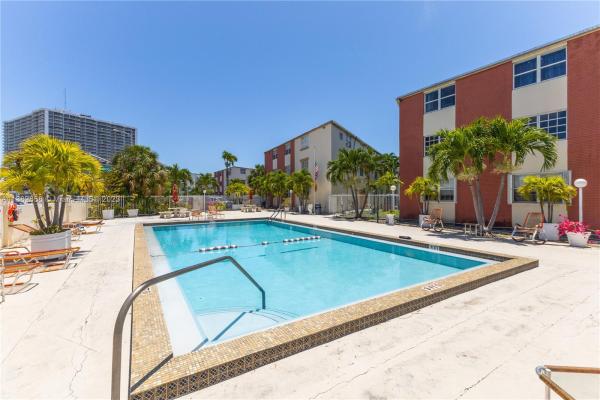 North Bay White House, 1770 79th St Cswy #D203, North Bay Village, Florida 33141, image 1