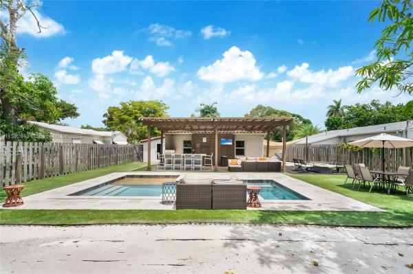 Pinehurst, 708 SW 19th St, Fort Lauderdale, Florida 33315, image 1