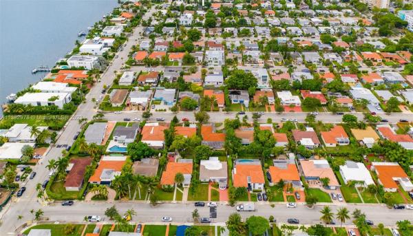 Treasure Island, 1570 N Treasure Dr, North Bay Village, Florida 33141, image 1