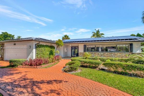 Loch Ness, 7253 Loch Ness Dr, Miami Lakes, Florida 33014, image 1
