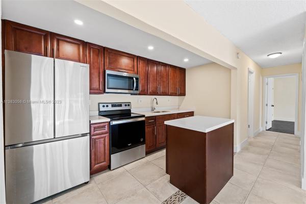Doral Gardens, 4670 NW 79th Ave #1E, Doral, Florida 33166, image 2