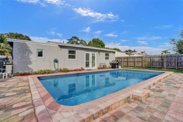 Palm Lane Villa, 6660 Custer St, Hollywood, Florida 33024, image 1