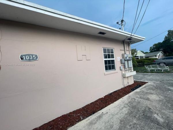 Johnsons, 1035 E Grant St, West Palm Beach, Florida 33407, image 1