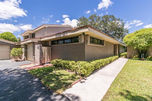 The Townhouses Of Emerald Hills, 901 Saint Andrews Rd #10, Hollywood, Florida 33021, image 1