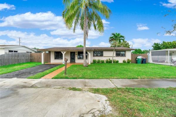 Cutler Ridge, 10045 SW 215th St, Cutler Bay, Florida 33189, image 2