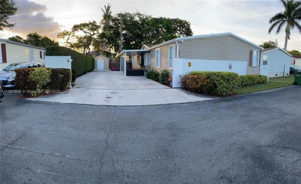 Cocowalk Estates, 220 NE 12th Ave, Homestead, Florida 33030, image 1