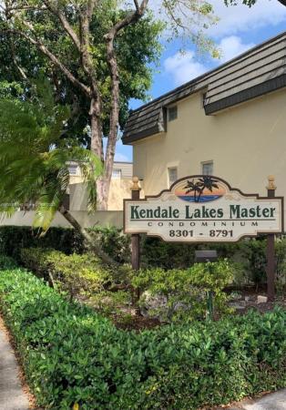 Kendale Lakes Townhouses, 8369 SW 137 Ave #8369, Kendale Lakes, Florida 33183, image 1