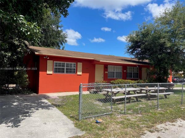 Fulford Highlands, 16501 NE 5th Ave, Golden Glades, Florida 33162, image 1