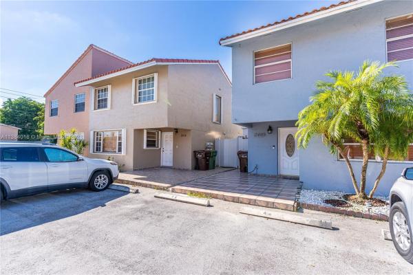 West View Villas, 2408 W 54th Pl #04, Hialeah, Florida 33016, image 1
