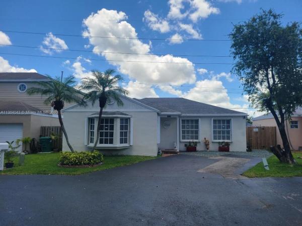 Villas Of Deerwood, 14578 SW 124th Pl, Three Lakes, Florida 33186, image 1