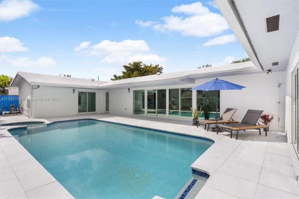 Biscayne Park Estates, 12035 NE 5th Ave, Biscayne Park, Florida 33161, image 1