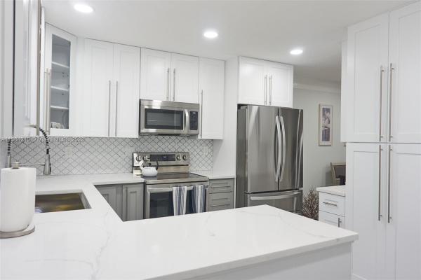 Lakes Of Carriage Hills, 6095 N Sabal Palm Blvd #305, Tamarac, Florida 33319, image 1
