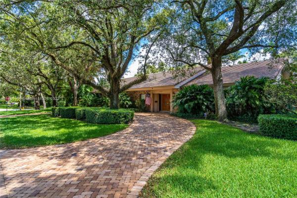 1365 Alegriano Ave, Coral Gables, Florida 33146, image 2