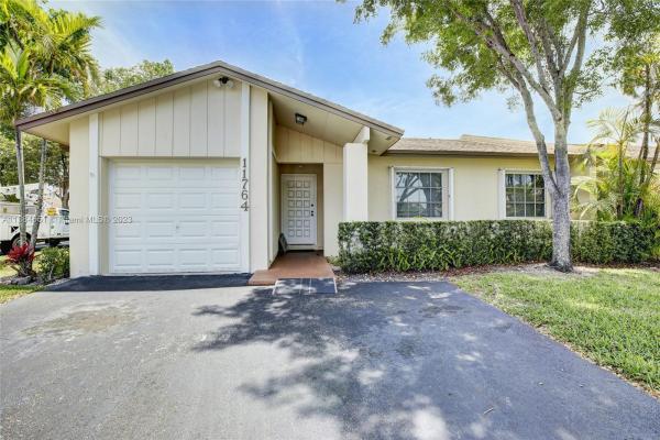 Woodstock Villas, 11764 SW 108th Ln #11764, Kendall, Florida 33186, image 1