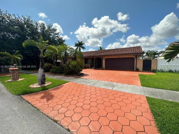 13980 SW 18th Ter, Unincorporated Dade County, Florida 33175, image 2