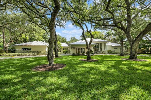 Rimoldi, 6335 SW 110th St, Pinecrest, Florida 33156, image 1