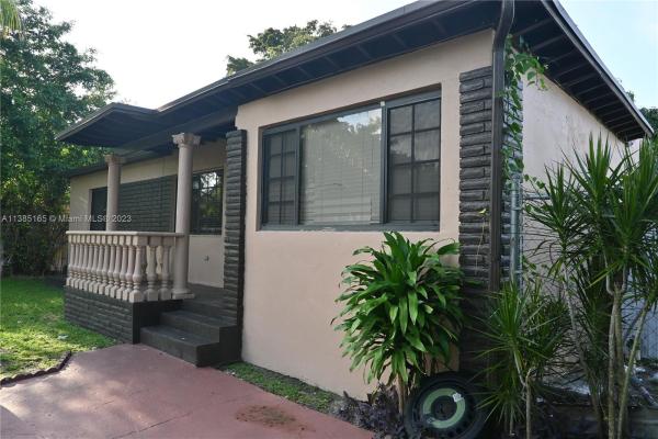 Morris, 820 NE 157th Ter, North Miami Beach, Florida 33162, image 1