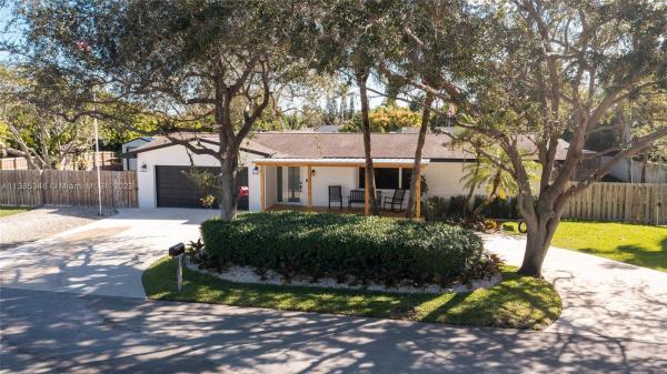 Pinewood Estates, 17501 SW 89th Ct, Palmetto Bay, Florida 33157, image 1