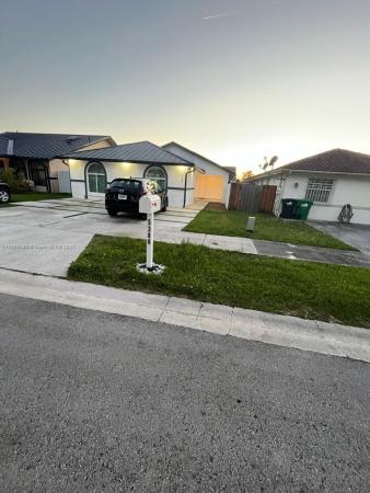Bird Lakes South, 5380 SW 142nd Pl, Kendale Lakes, Florida 33175, image 1