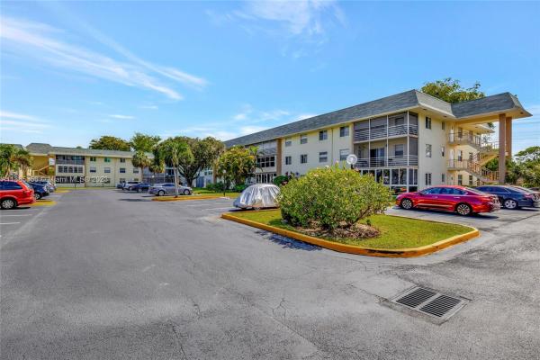 Sabal Palm Village, 5190 E Sabal Palm Blvd #115, Tamarac, Florida 33319, image 1