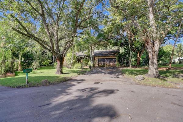 Jonel Terrace, 6331 SW 186th Way, Southwest Ranches, Florida 33332, image 1