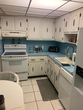 Bonavida, 20100 W Country Club Dr #903, Aventura, Florida 33180, image 2