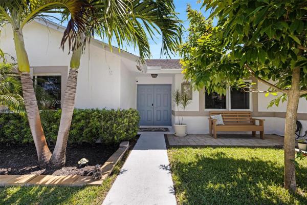 Rolling Hills Lake Estates, 2720 SW 81st Way, Davie, Florida 33328, image 1