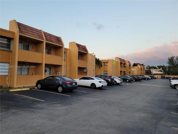 Westchester Luxury, 8990 SW 24th St #224, Westchester, Florida 33165, image 1