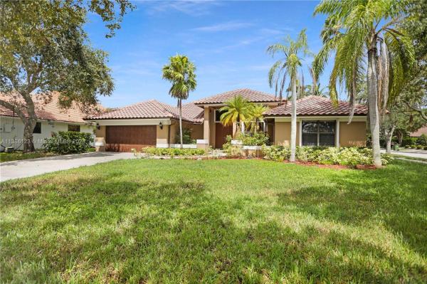 Tequesta At Country Isles, 1045 Poplar Cir, Weston, Florida 33326, image 1