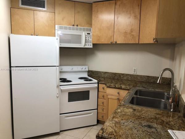 Lake Pointe, 215 Lake Pointe Dr #103, Oakland Park, Florida 33309, image 1