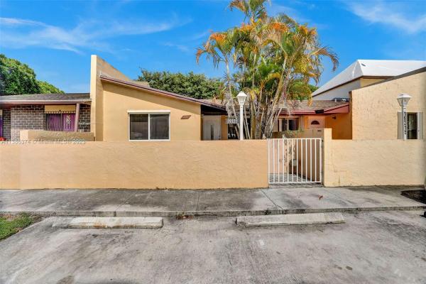Lakes Of Acadia, 19321 NW 53rd Ct, Miami Gardens, Florida 33055, image 1