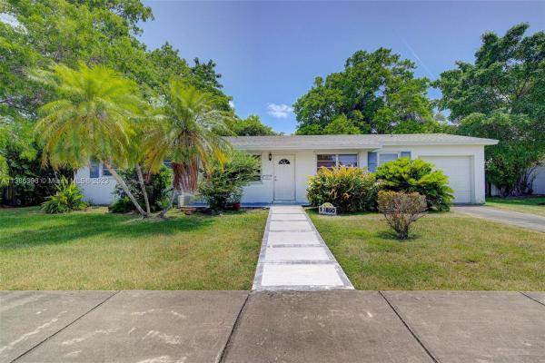 Kendale Lakes No HOA, 13850 SW 73rd St, Kendale Lakes, Florida 33183, image 2
