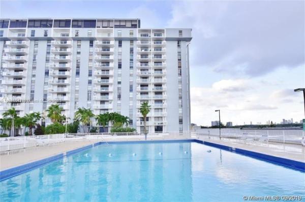 Sailboat Cay, 13499 Biscayne Blvd #504, North Miami, Florida 33181, image 1