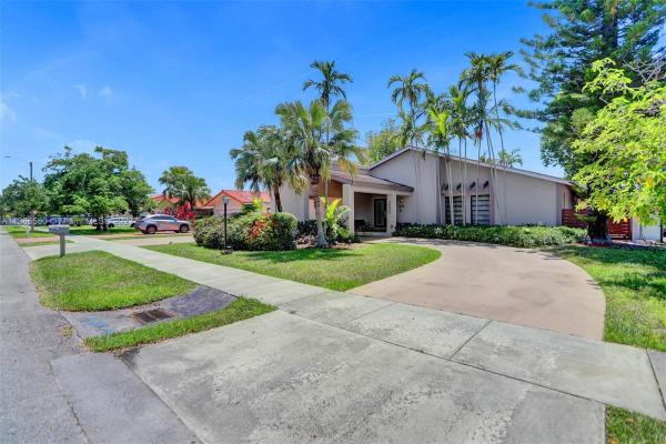Gar Mon, 2500 SW 99th Ave, University Park, Florida 33165, image 1