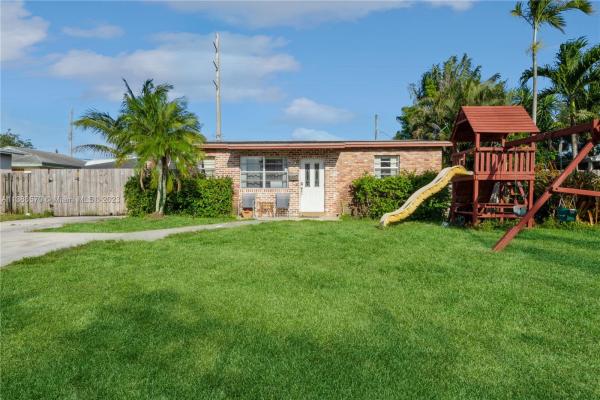 Twin Lakes South, 4300 NW 10th Ter, Oakland Park, Florida 33309, image 1