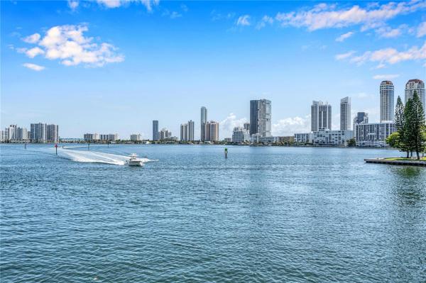 Eden Point, 4000 NE 170th St #204, North Miami Beach, Florida 33160, image 1