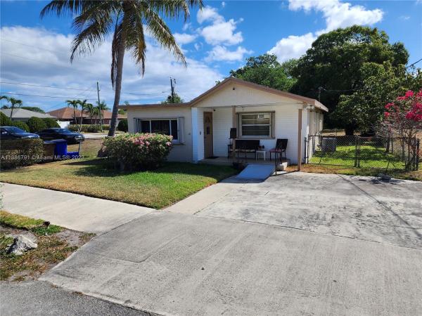College Park, 460 N Deerfield Ave, Deerfield Beach, Florida 33441, image 1