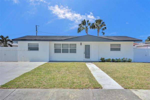 New England Village, 3835 NW 185th St, Miami Gardens, Florida 33055, image 1