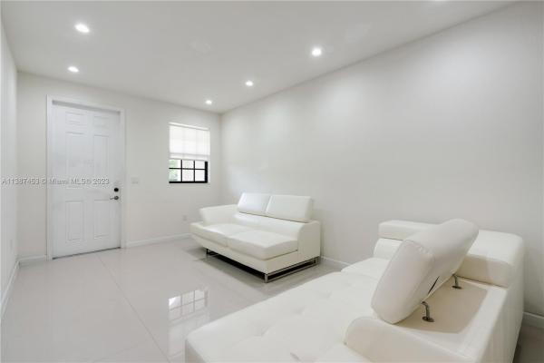 Chateau At The Vineyards, 158 SE 37th Pl, Homestead, Florida 33033, image 1