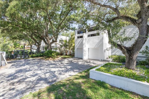 Roberts, 7251 SW 165th St, Palmetto Bay, Florida 33157, image 1