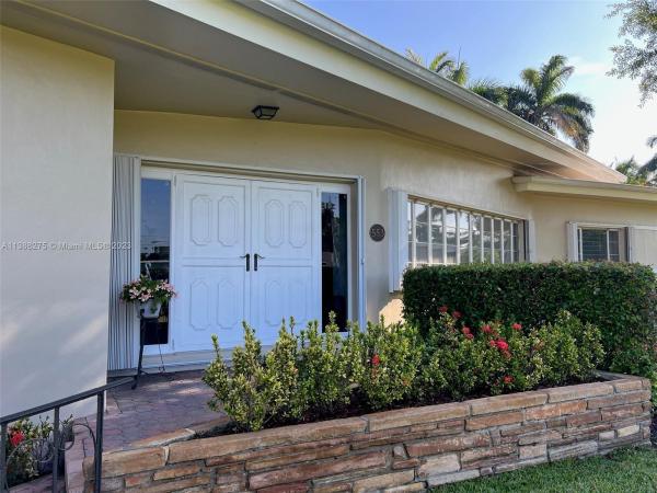 Biscayne Gardens, 553 N Biscayne River Dr, Golden Glades, Florida 33169, image 2