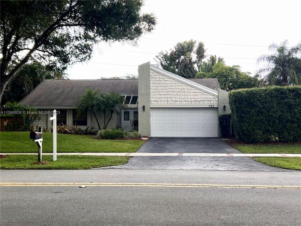 Plantation Hills, 750 E Plantation Cir, Plantation, Florida 33324, image 1