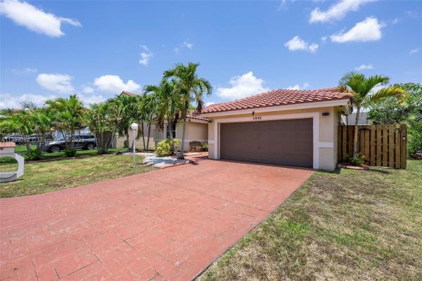 Hawkes Bluff, 5930 York Ln, Davie, Florida 33331, image 1