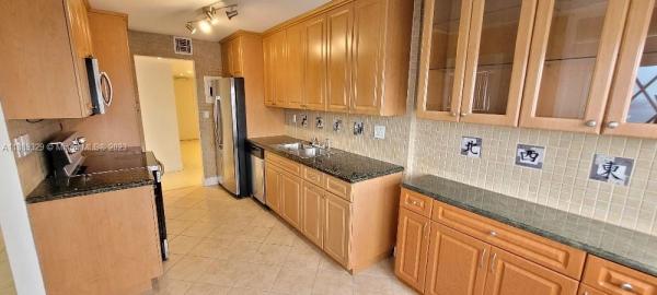Del Prado North Towers, 18081 Biscayne Blvd #1905-4, Aventura, Florida 33160, image 2